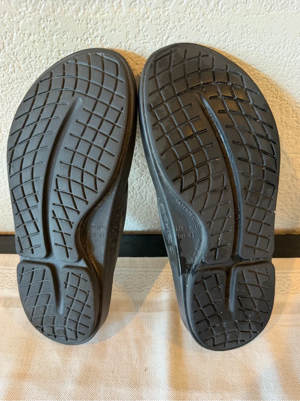 OOFOS Graphite Ooriginal Sports Recovery Flip Flop Sandals